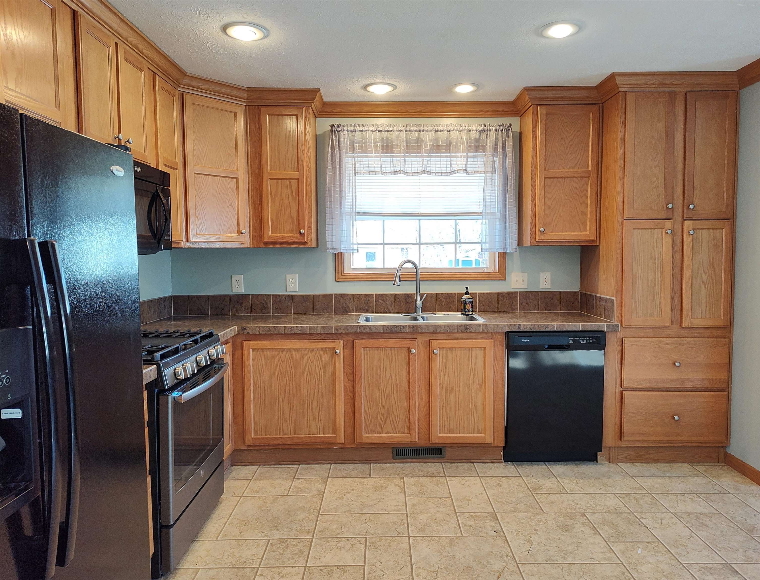 8 Rudman Drive Rochester, NH 03839 - Photo 8 of 29