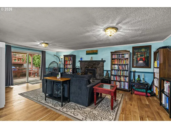 $467,000 | 7027 South E Street, Springfield, OR 97478