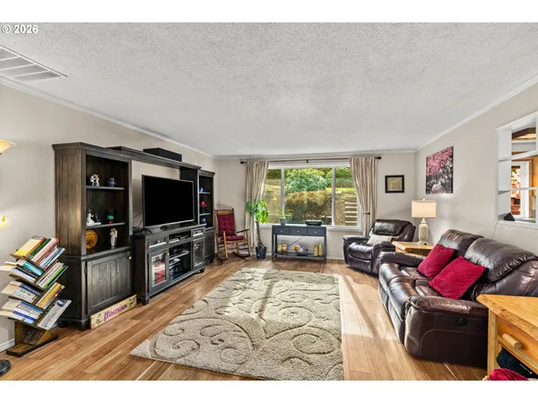 $467,000 | 7027 South E Street, Springfield, OR 97478