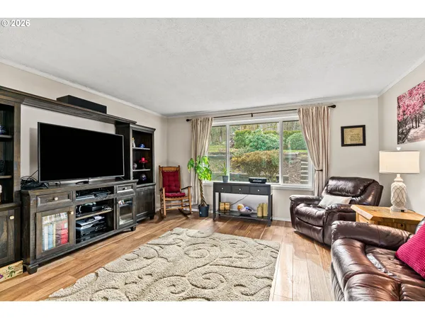 $467,000 | 7027 South E Street, Springfield, OR 97478