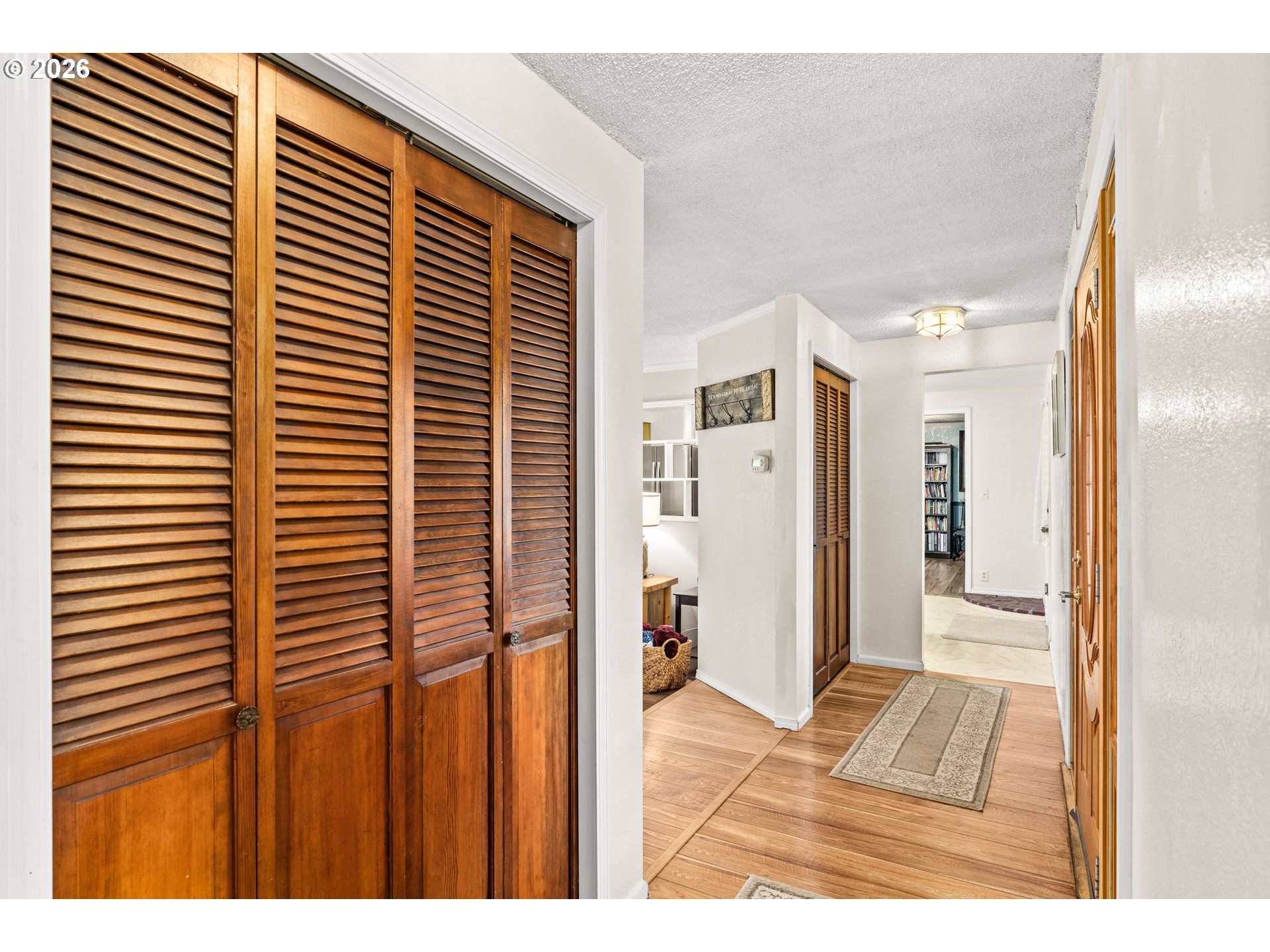 7027 South E Street Springfield, OR 97478 - Photo 9 of 39 a view of a living room