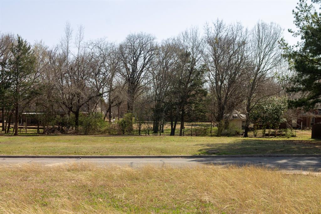 1000 Legend Avenue Bonham, TX 75418 - Photo 2 of 11 a view of a basketball court