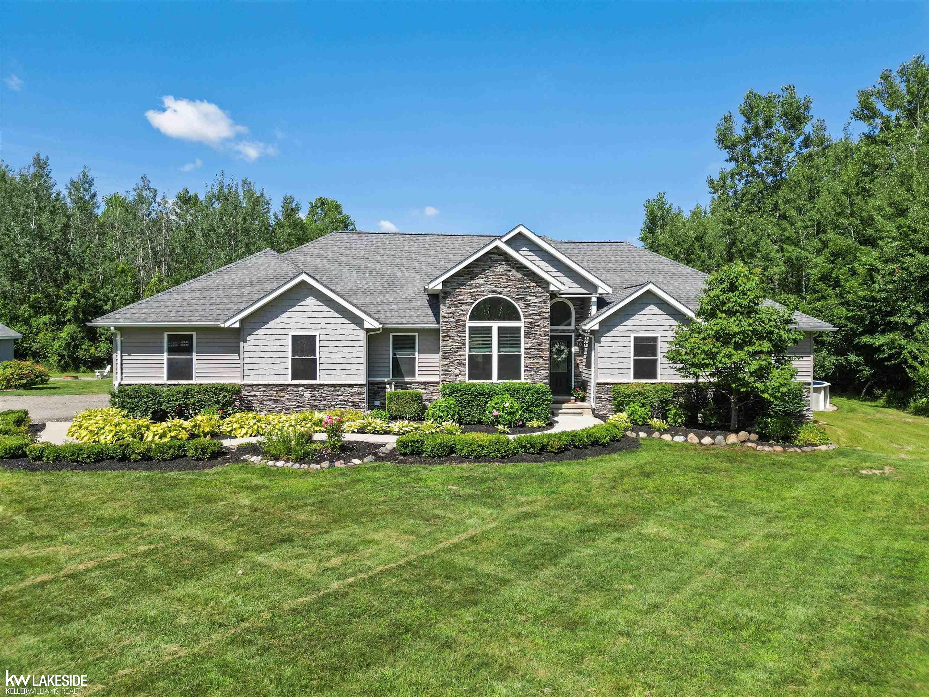 68233 Hartway Road Ray, MI 48096 - Photo 1 of 46
