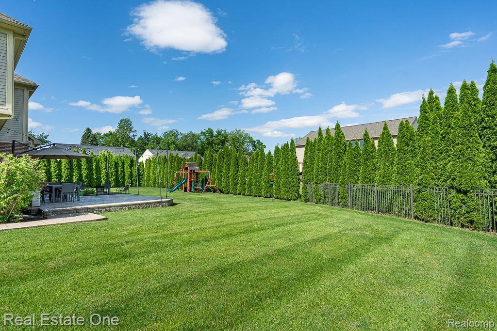 985 Monterey Ln. Rochester Hills, MI 48307 - Photo 7 of 54