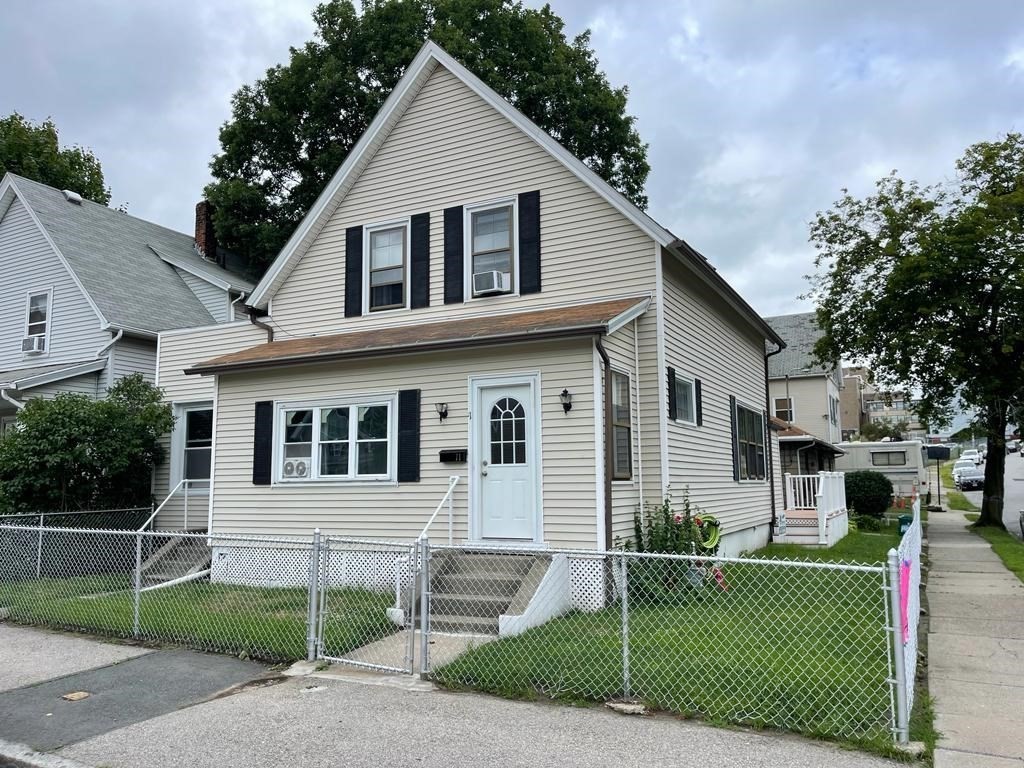 11 Mckinley Road Worcester, MA 01605 - Photo 2 of 20 Gallery Image 2