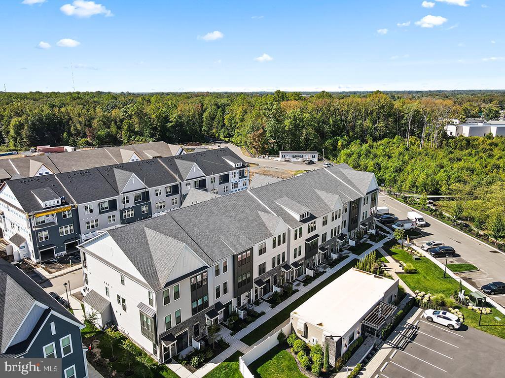 6105 Vivaldi Road Princeton, NJ 08540 - Photo 27 of 28 a view of a balcony with an outdoor seating