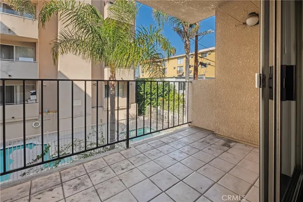 $2,950 | 433 South Manhattan Place, Unit 209, Los Angeles, CA 90020