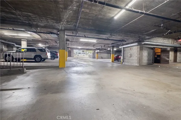 $2,950 | 433 South Manhattan Place, Unit 209, Los Angeles, CA 90020