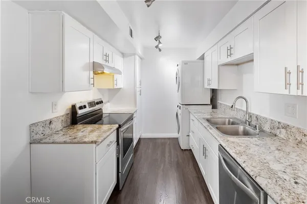 $2,950 | 433 South Manhattan Place, Unit 209, Los Angeles, CA 90020