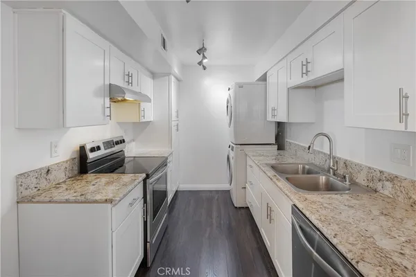 $2,950 | 433 South Manhattan Place, Unit 209, Los Angeles, CA 90020