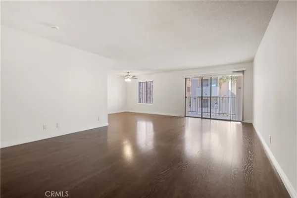 $2,950 | 433 South Manhattan Place, Unit 209, Los Angeles, CA 90020