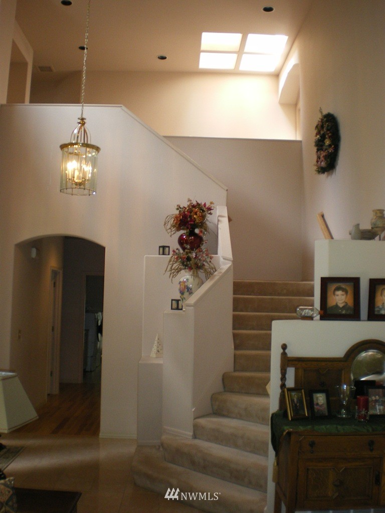 8806 Northeast 198th Street Bothell, WA 98011 - Photo 2 of 10 Gallery Image 2