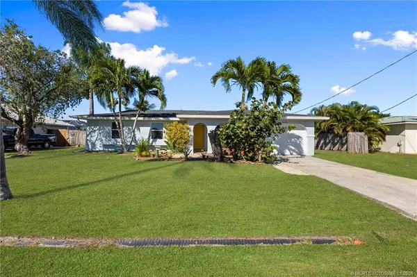 $2,600 | 643 Southeast Harborview Drive, Port St. Lucie, FL 34983