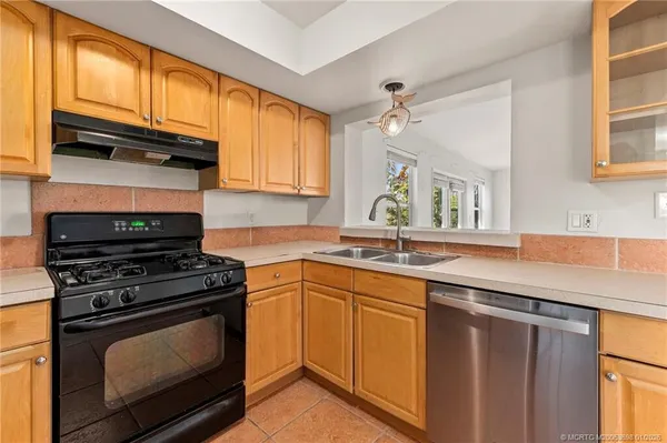 $2,600 | 643 Southeast Harborview Drive, Port St. Lucie, FL 34983