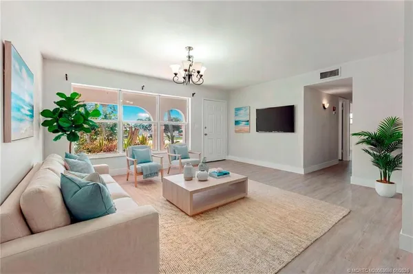 $2,600 | 643 Southeast Harborview Drive, Port St. Lucie, FL 34983