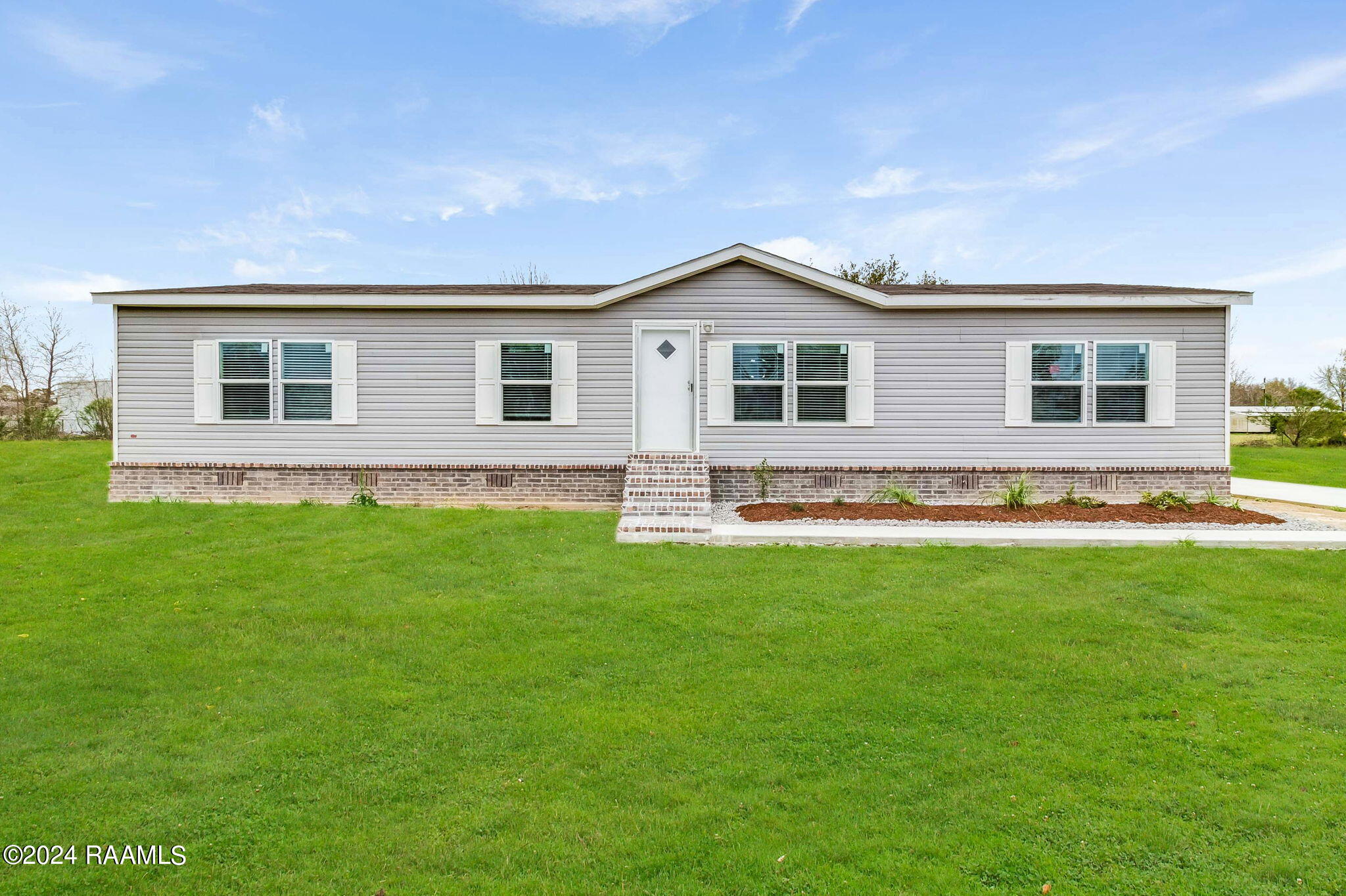 144 Oak Mnr Road Rayne, LA 70578 - Photo 1 of 22 1-web-or-mls-144-Oak-Manor-1