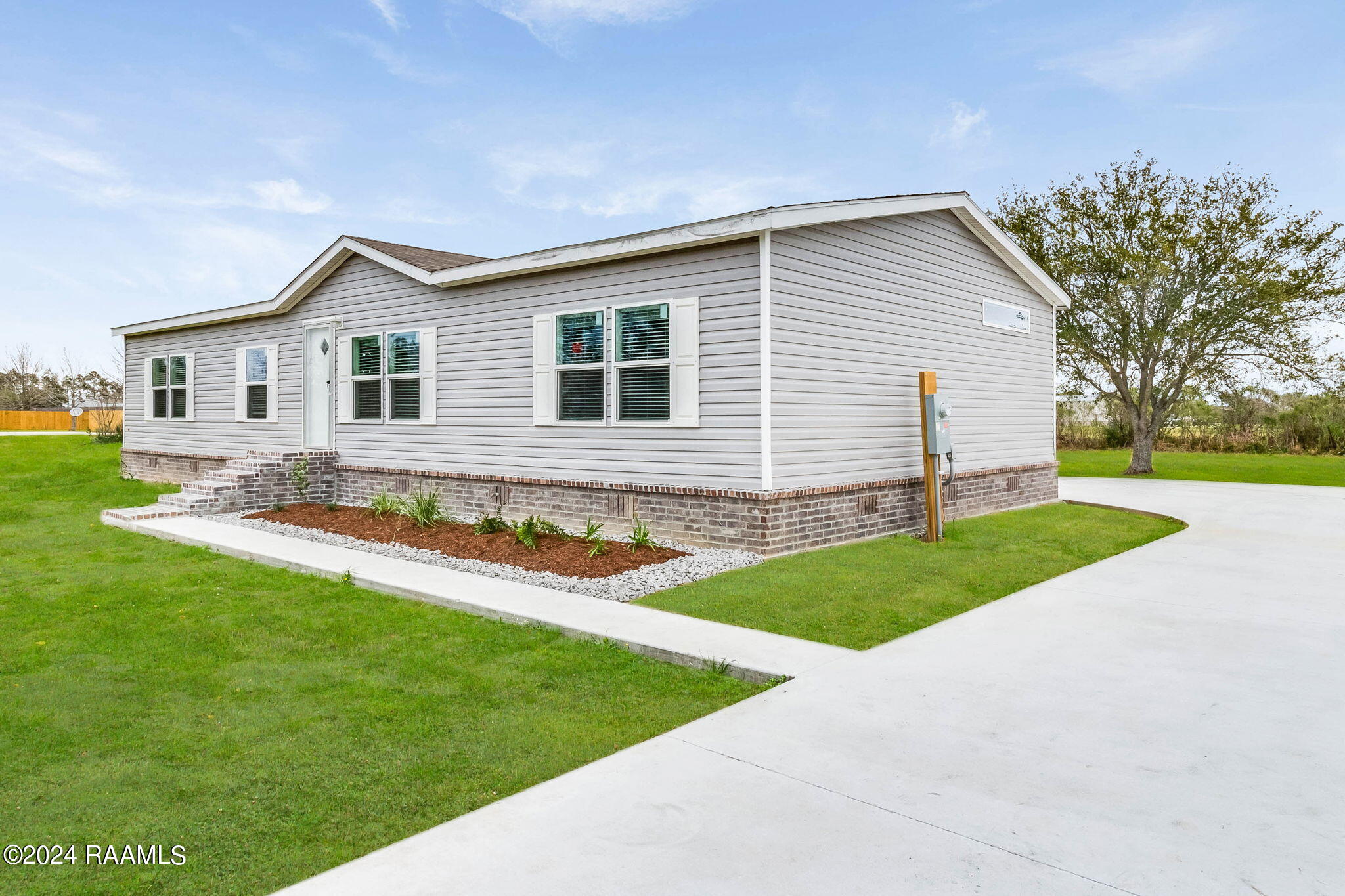 144 Oak Mnr Road Rayne, LA 70578 - Photo 2 of 22 16-web-or-mls-144-Oak-Manor-2