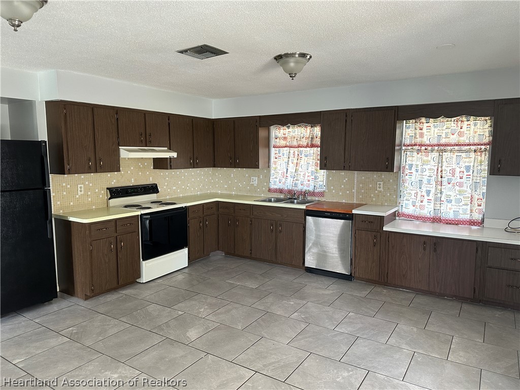 1318 Schlosser Road Sebring, FL 33870 - Photo 6 of 16