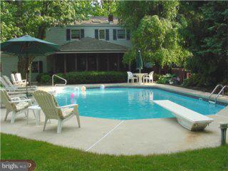 25 Sheffield Road East Windsor, NJ 08520 - Photo 3 of 6 Gallery Image 3