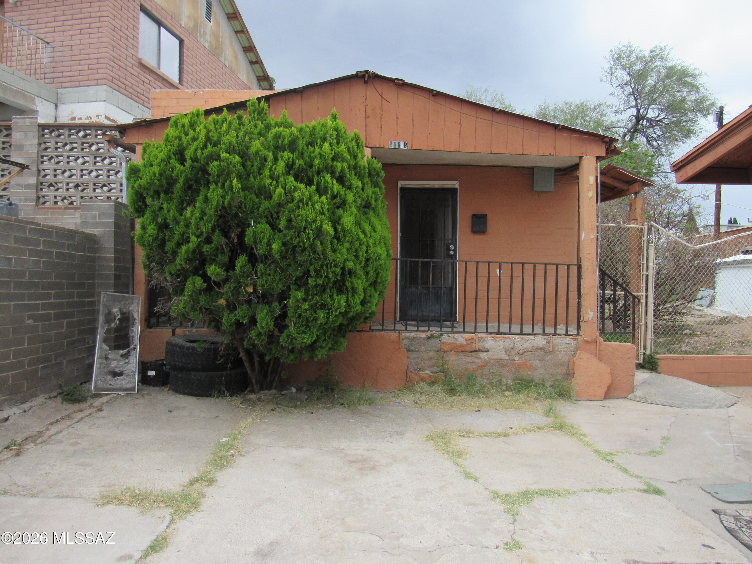 266 West Elm Street Nogales, AZ 85621 - Photo 2 of 25 Rental