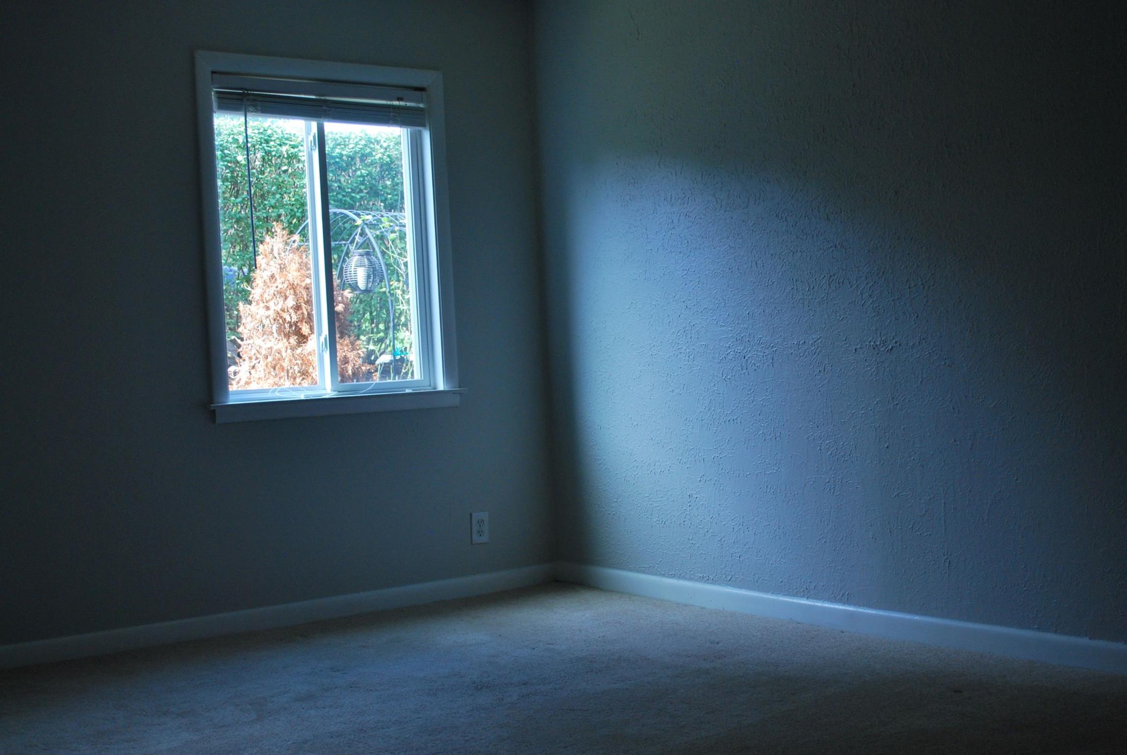 21 Vaughns Gap Road Nashville, TN 37205 - Photo 9 of 12 an empty room with a window