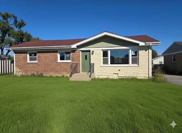 $340,500 | 7722 West 81st Place, Bridgeview, IL 60455