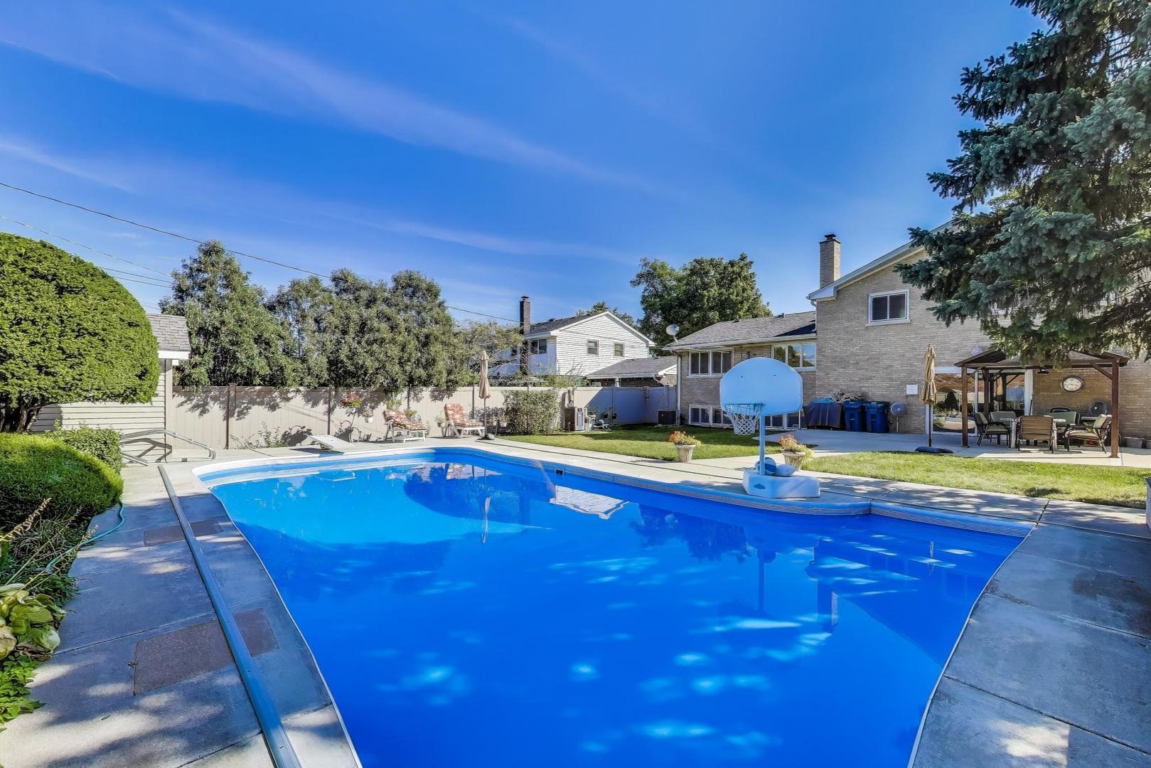 804 Euclid Avenue Elmhurst, IL 60126 - Photo 24 of 28 a view of swimming pool with lounge chair