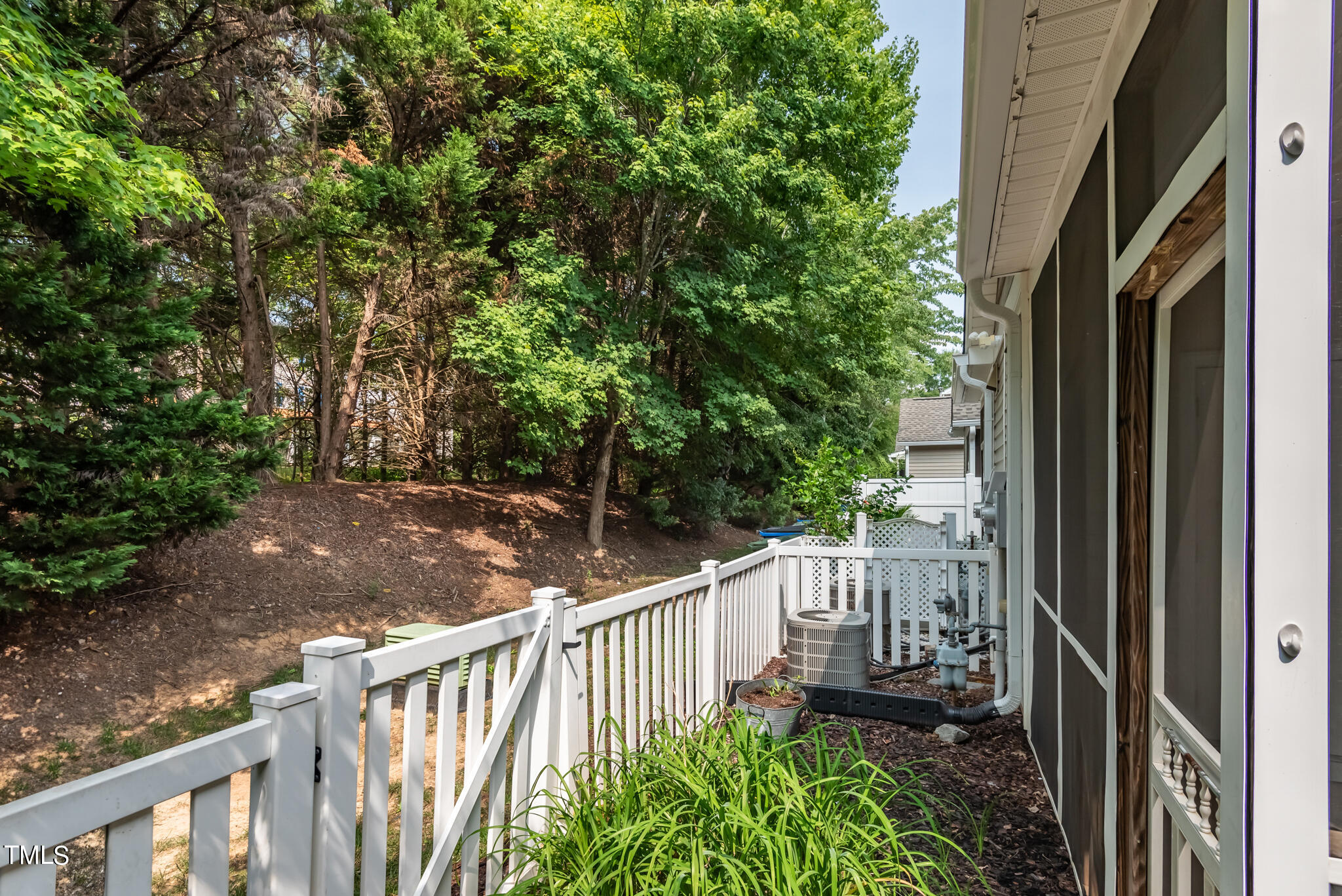 2209 Bankshill Row Raleigh, NC 27614 - Photo 23 of 44