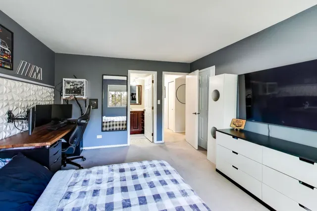 $218,500 | 111 West Brandon Court, Unit E24, Palatine, IL 60067