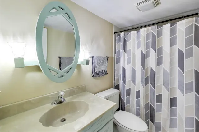 $218,500 | 111 West Brandon Court, Unit E24, Palatine, IL 60067