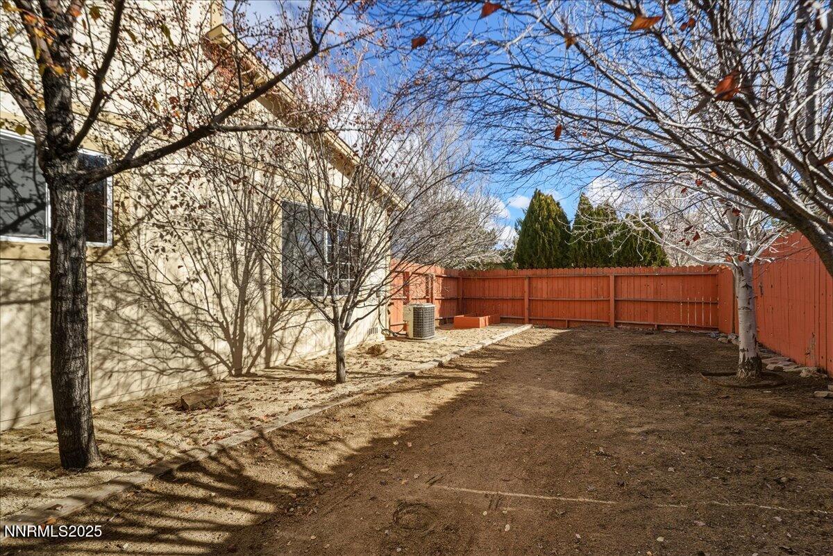 17598 Elk Court Reno, NV 89508 - Photo 40 of 43 a backyard of a house