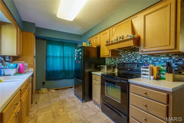 $182,000 | 136 Donna Drive, Hartford, IL 62048