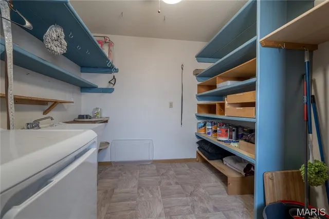 $182,000 | 136 Donna Drive, Hartford, IL 62048