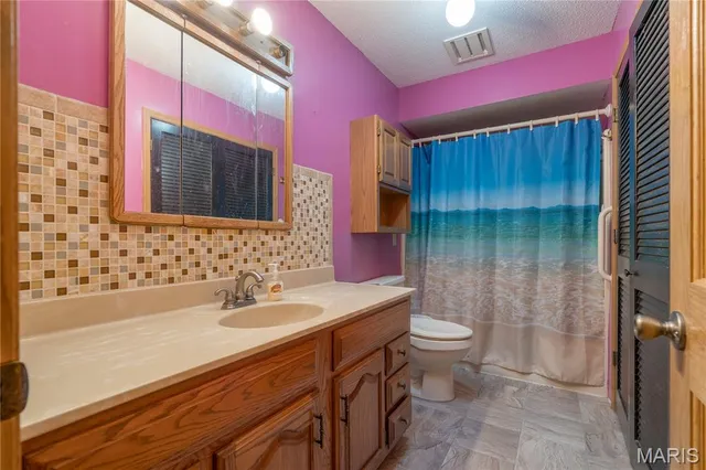 $182,000 | 136 Donna Drive, Hartford, IL 62048