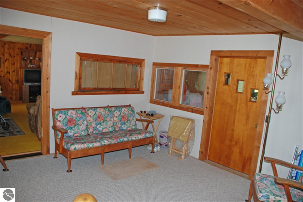12393 Bluff Road Traverse City, MI 49686 - Photo 15 of 29 1775112-14.JPG