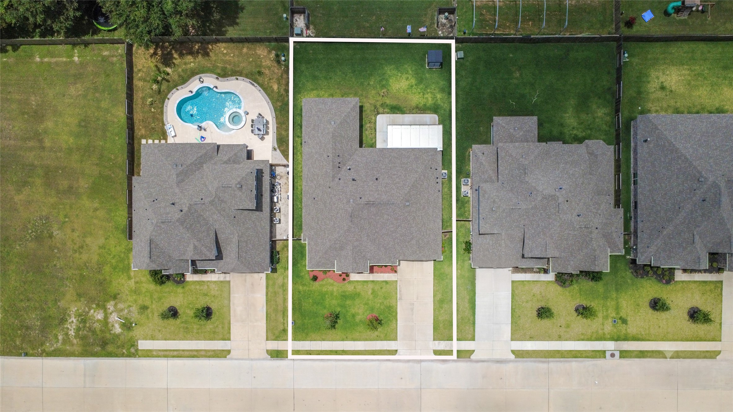 1577 Elm Place Angleton, TX 77515 - Photo 40 of 45