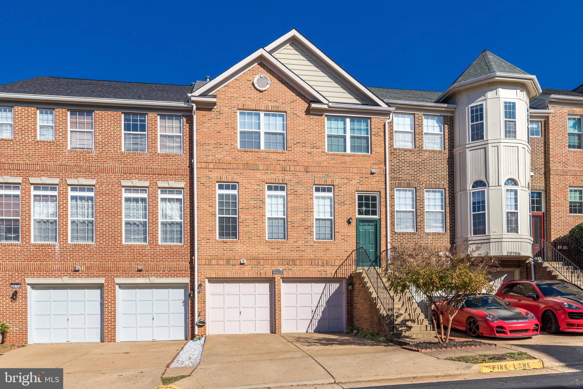 20704 Riptide Square Sterling, VA 20165 - Photo 2 of 47 Gallery Image 2