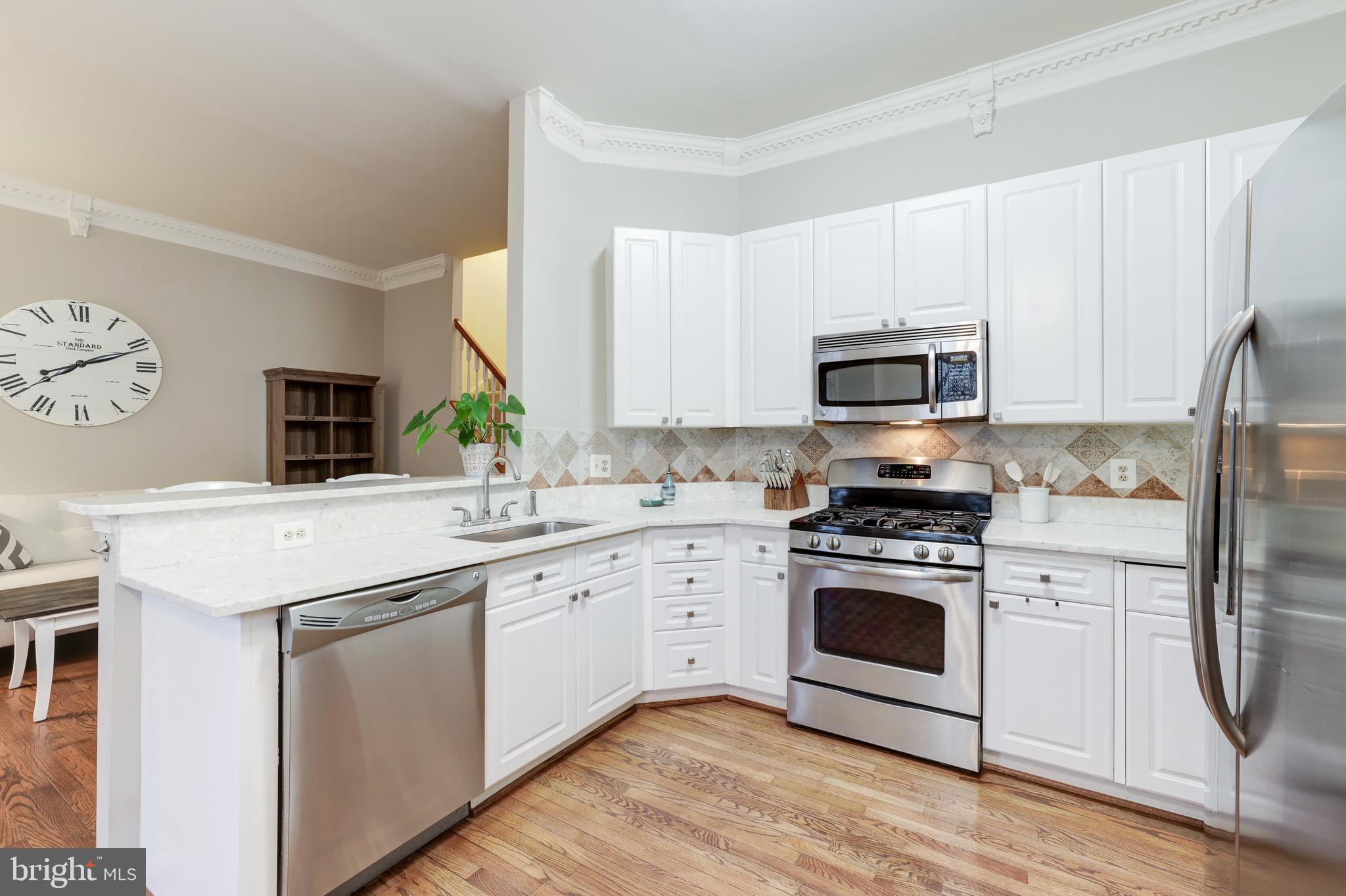 20704 Riptide Square Sterling, VA 20165 - Photo 19 of 47 Gallery Image 19