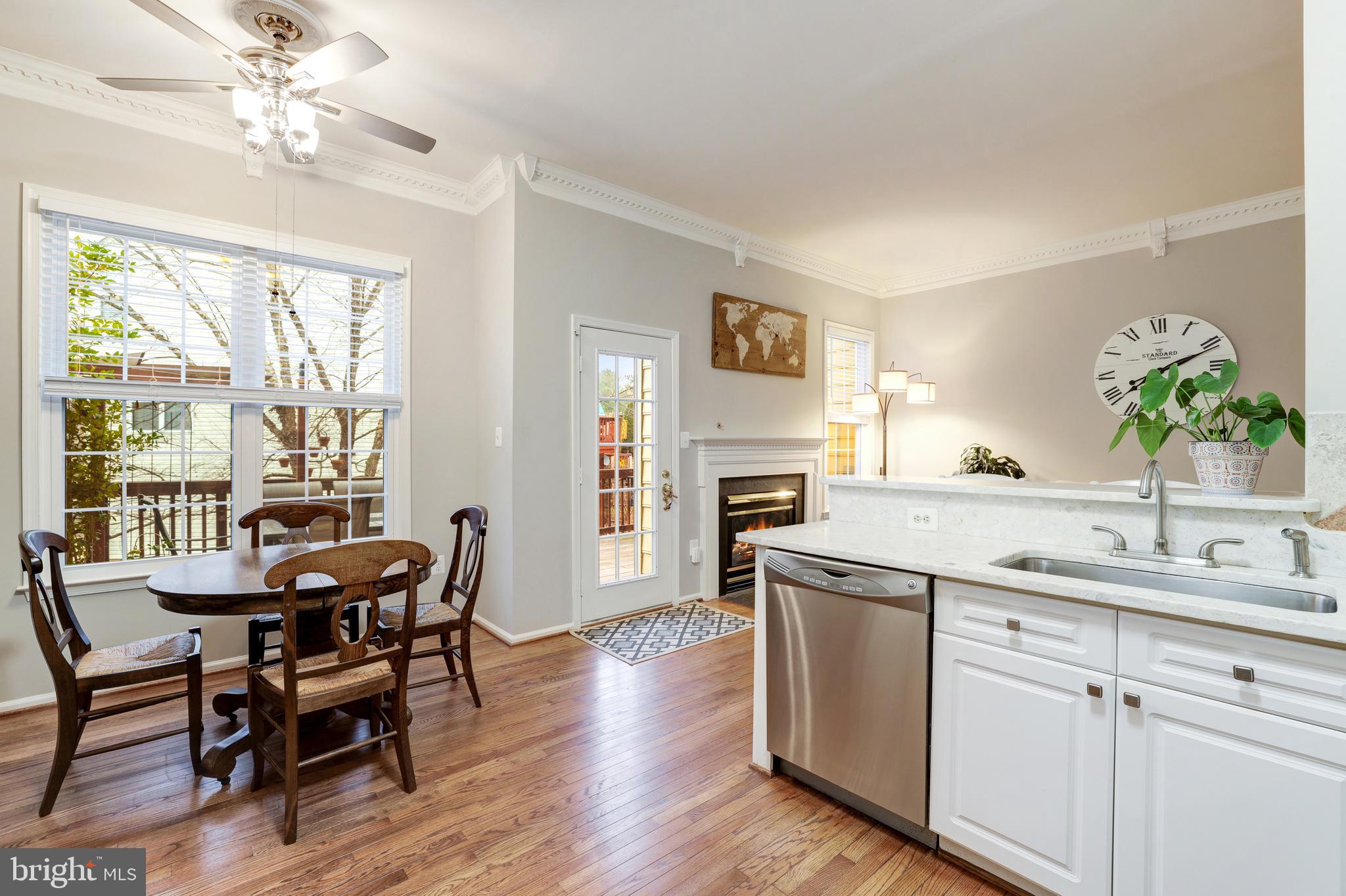 20704 Riptide Square Sterling, VA 20165 - Photo 20 of 47 Gallery Image 20