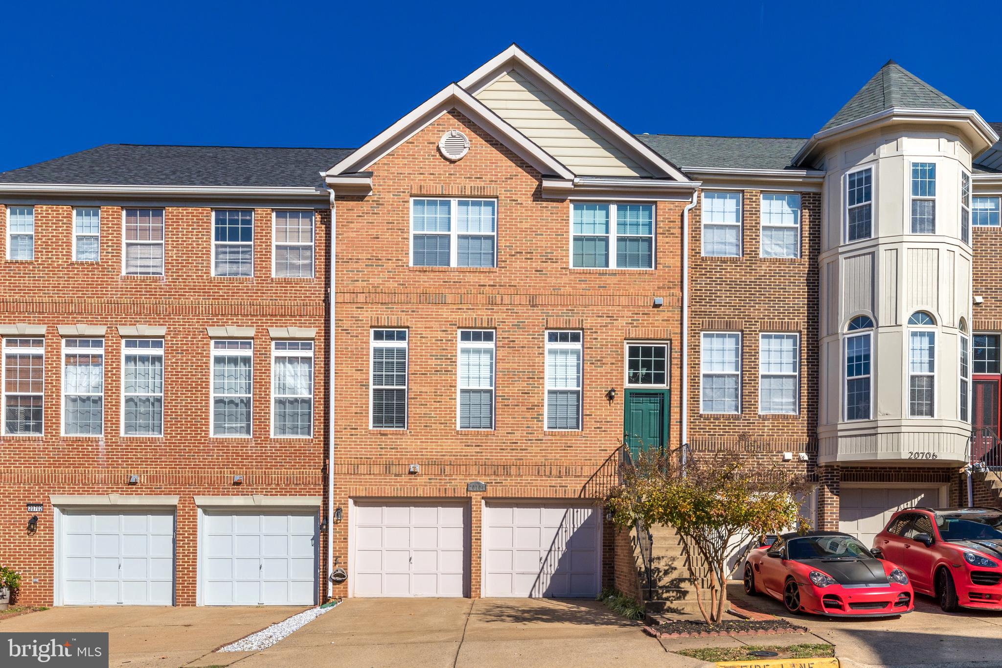 20704 Riptide Square Sterling, VA 20165 - Photo 3 of 47 Gallery Image 3