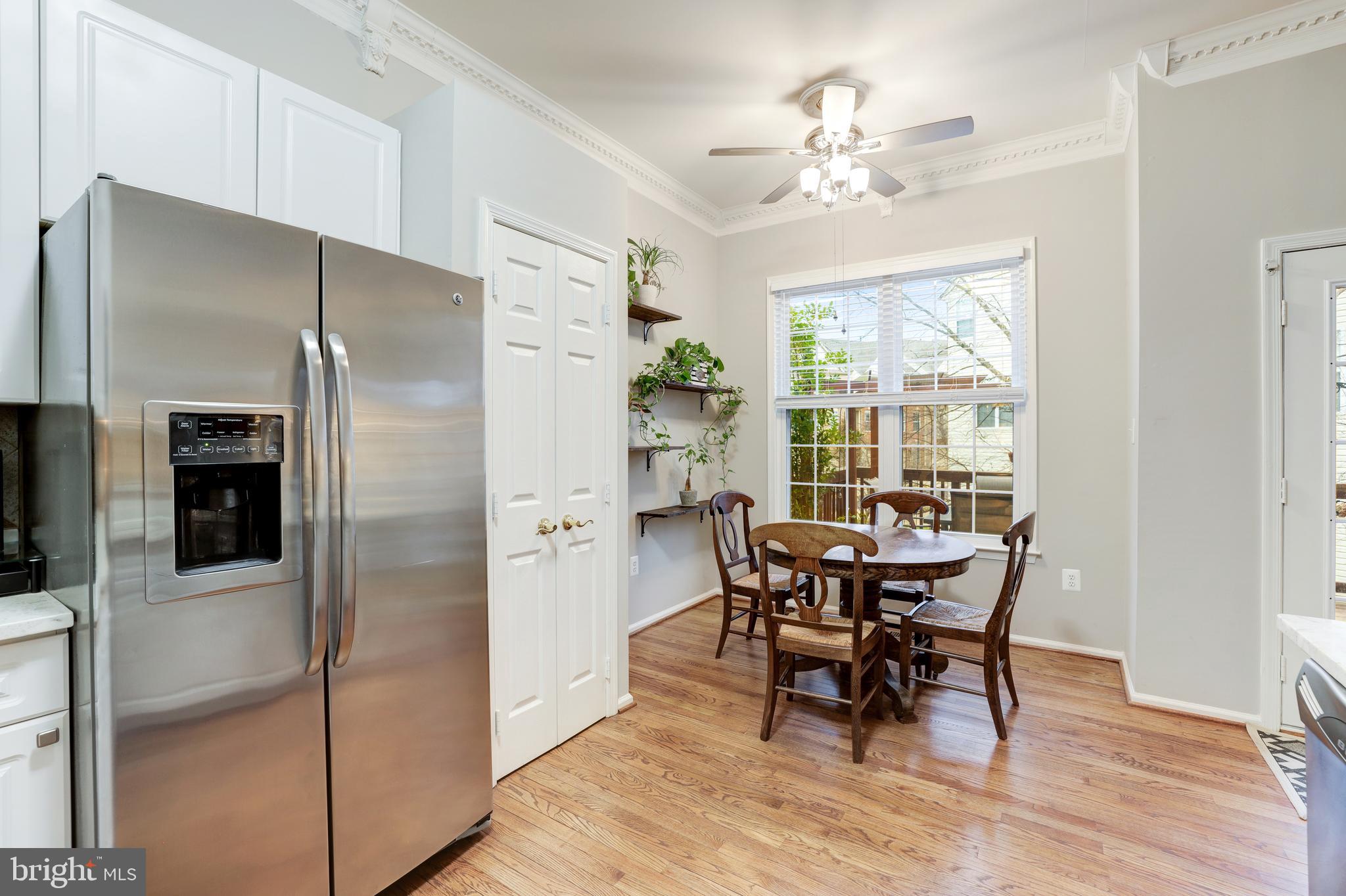 20704 Riptide Square Sterling, VA 20165 - Photo 21 of 47 Gallery Image 21