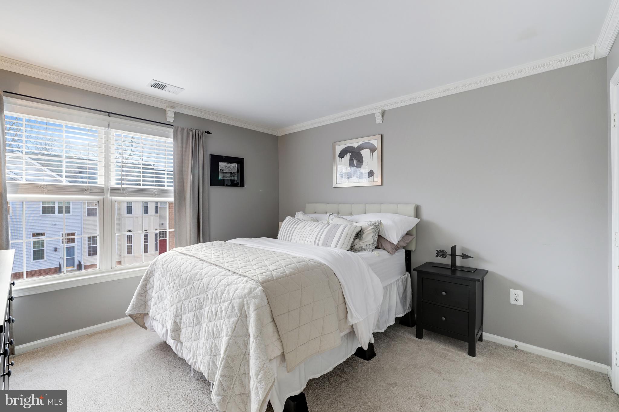 20704 Riptide Square Sterling, VA 20165 - Photo 25 of 47 Gallery Image 25
