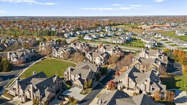 $335,000 | 15908 Fontana Street, Unit 240, Overland Park, KS 66085