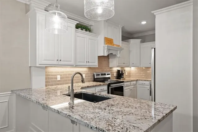 $335,000 | 15908 Fontana Street, Unit 240, Overland Park, KS 66085