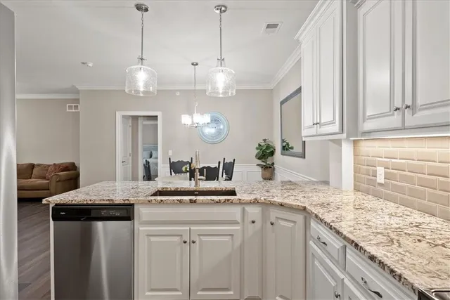 $335,000 | 15908 Fontana Street, Unit 240, Overland Park, KS 66085