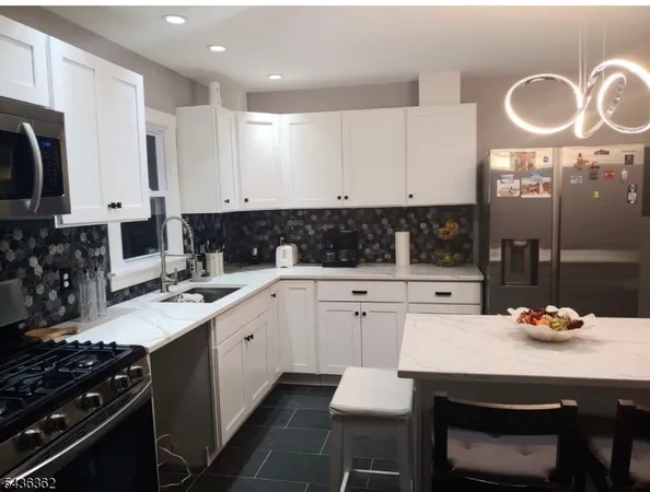 $3,300 | 129 Linden Avenue, Bound Brook, NJ 08805