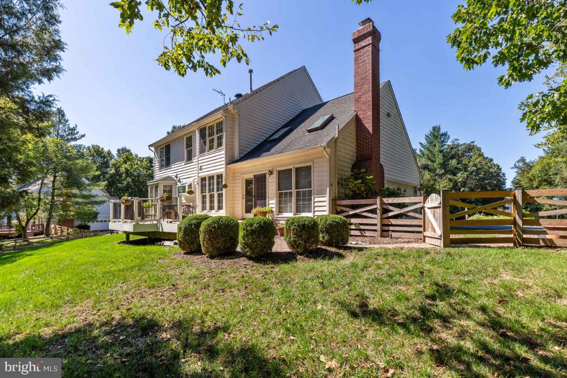 6755 Bronze Post Road Centreville, VA 20121 - Photo 34 of 37 Rear