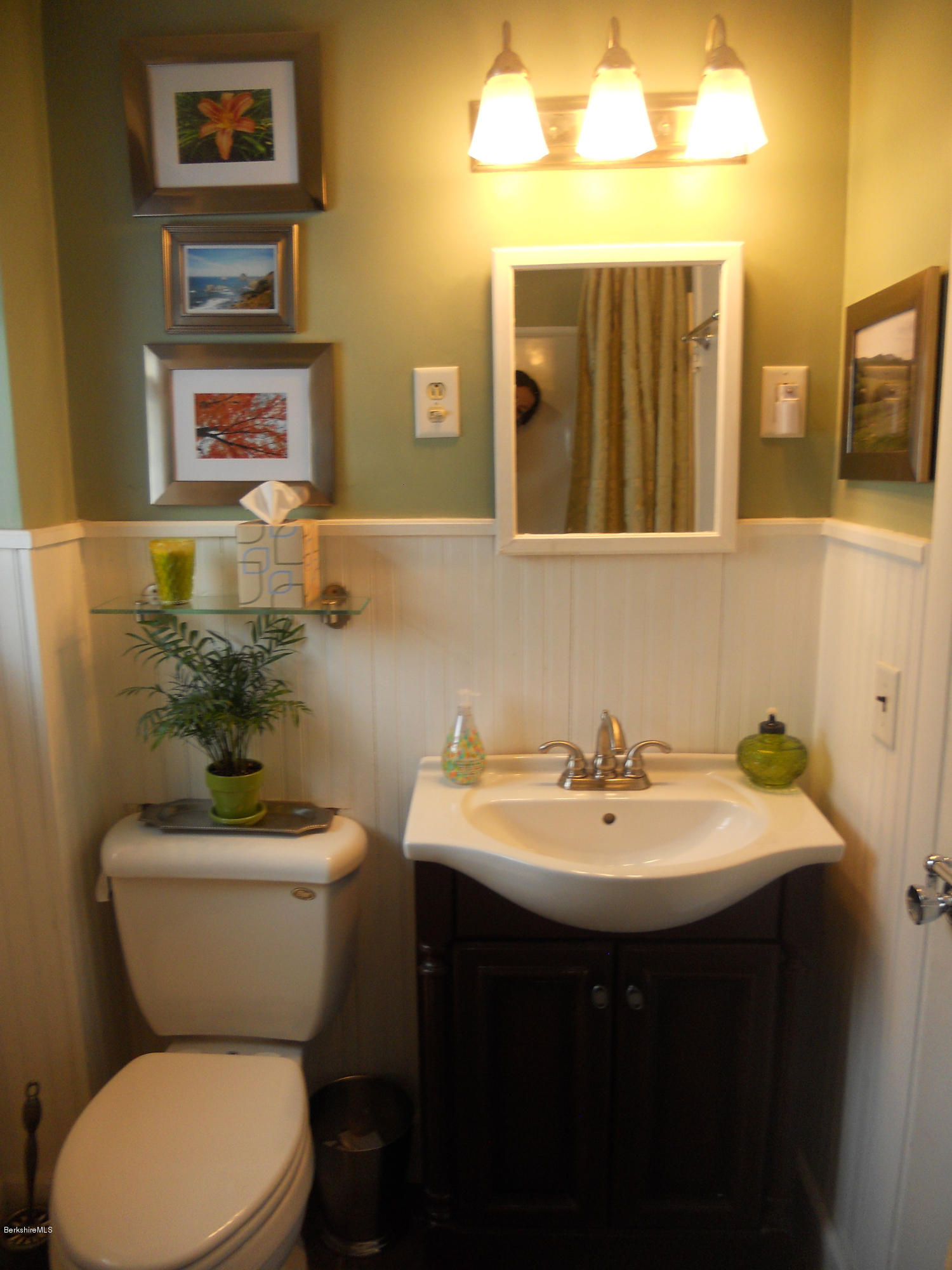 214 Benedict Road Pittsfield, MA 01201 - Photo 25 of 32 Bath