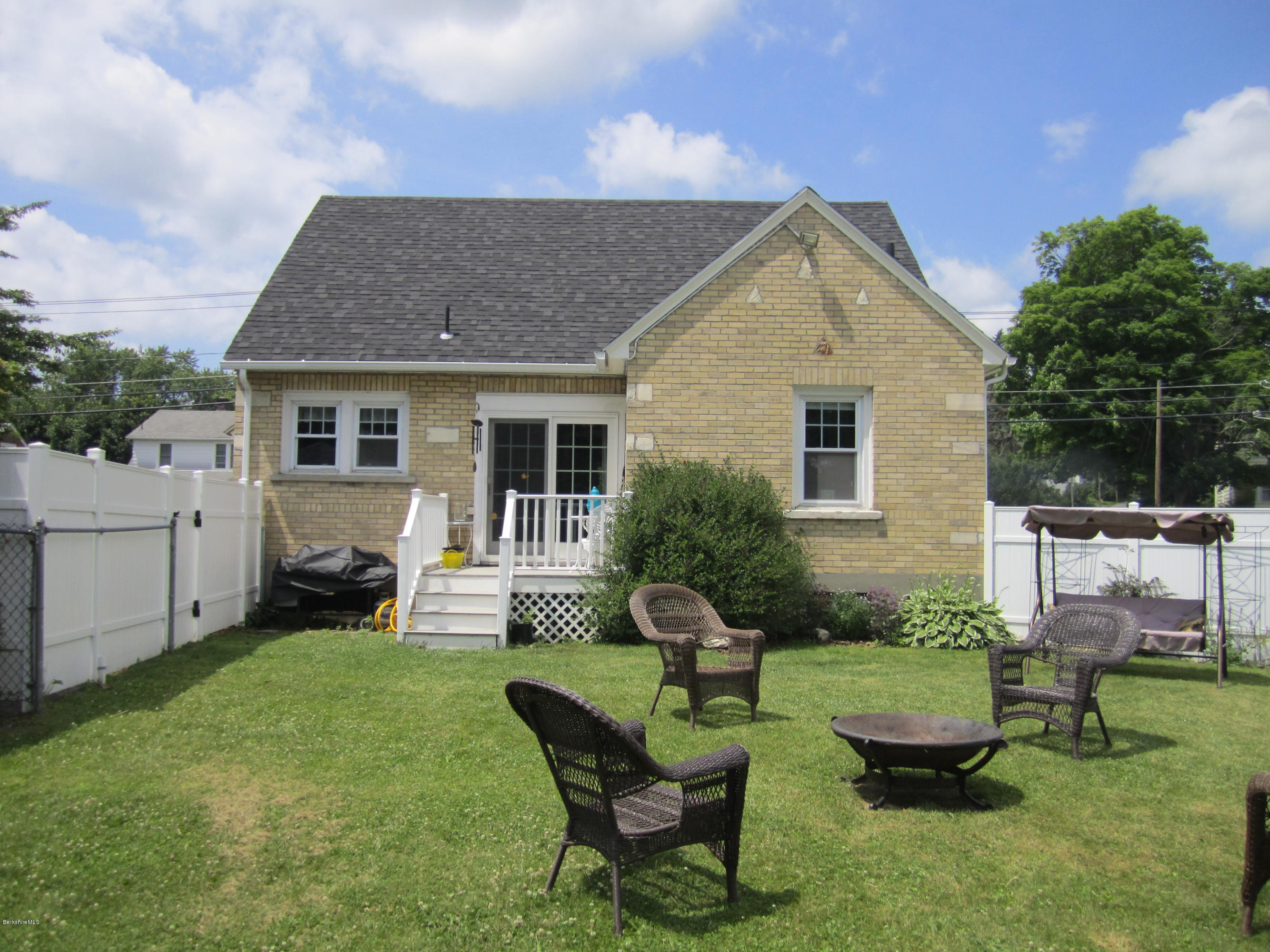 214 Benedict Road Pittsfield, MA 01201 - Photo 4 of 32 IMG_1338