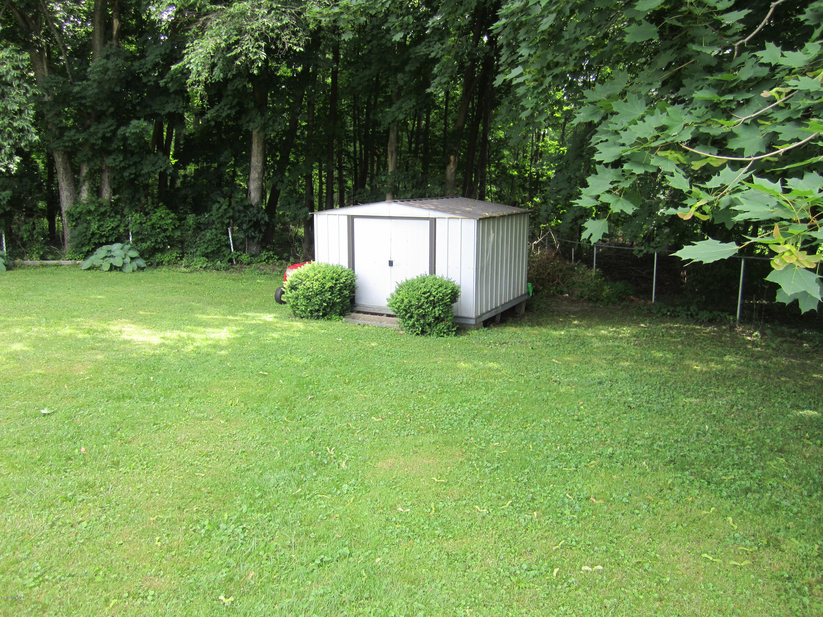 214 Benedict Road Pittsfield, MA 01201 - Photo 5 of 32 IMG_1337